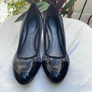 Lifestride, patent  leather wedge heels. 10M